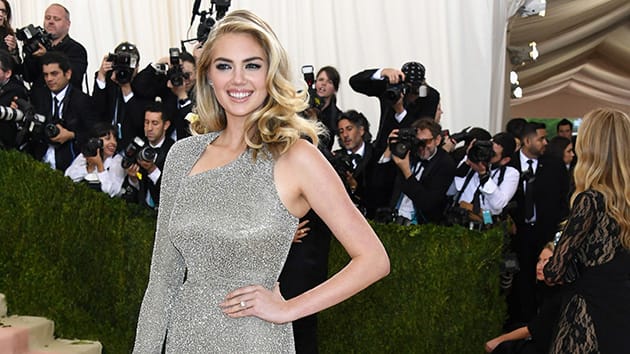 kate-upton-engagement-ring.jpg